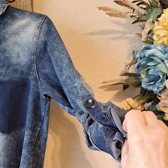 Thrill Blue Denim Long Sleeve Dress. NWOT Excellent Condition Size Medium - Picture 9 of 15